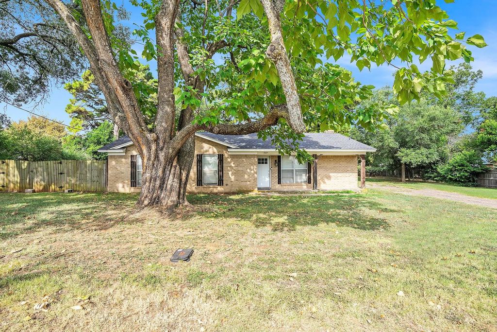 307 Gregory Street, Joshua