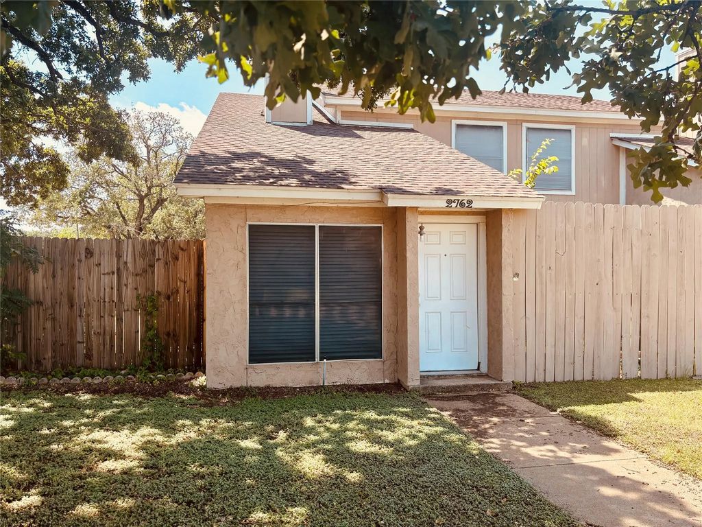 2762 Parkchester Drive, Arlington