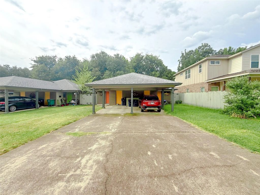 3713 Bryce Avenue, Fort Worth