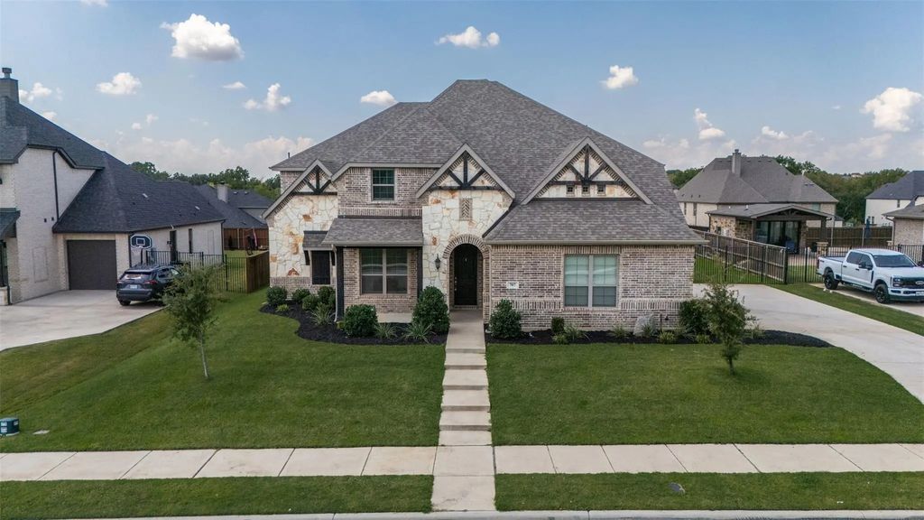 707 Neals Way, Mansfield