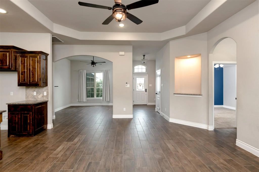 1008 Sky Court, Weatherford