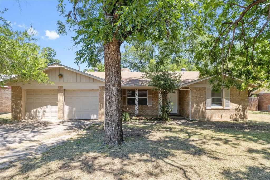 2306 14th Street, Brownwood