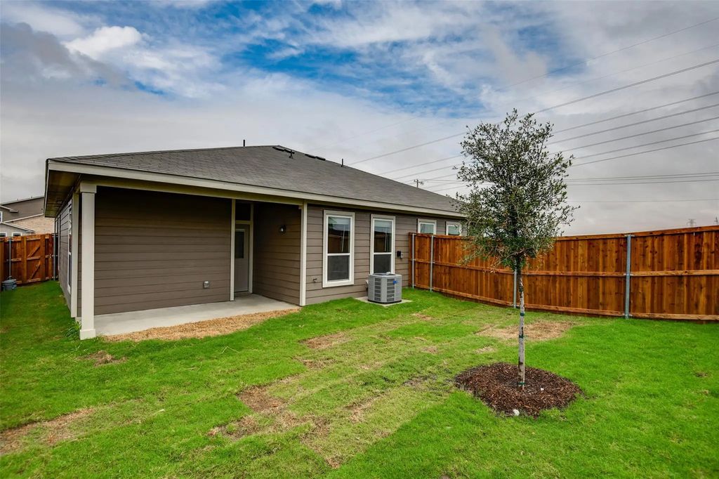 613 Blackland Drive, Venus