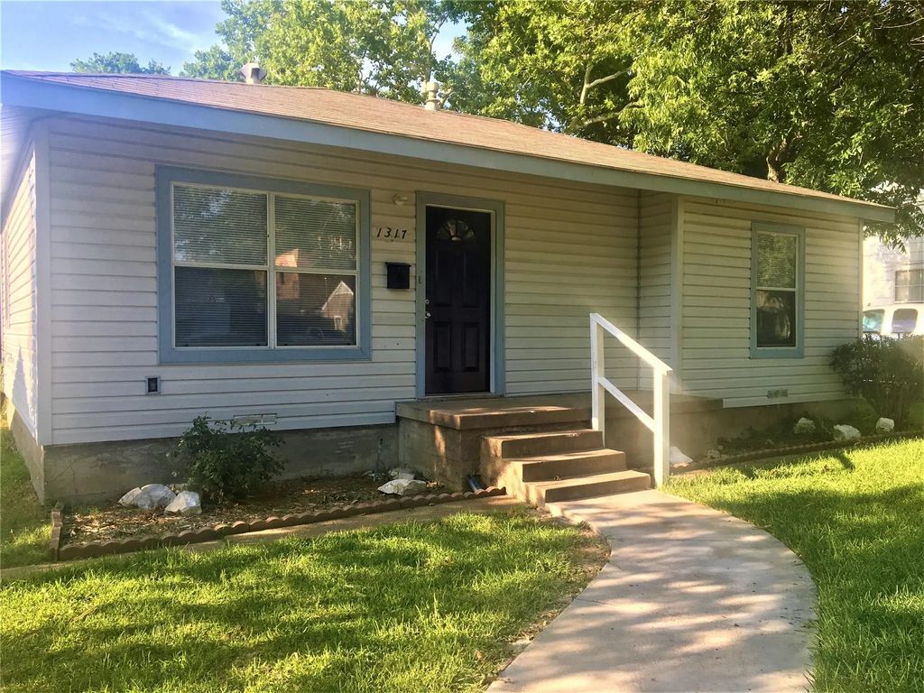 1317 Meadowbrook Drive, Garland