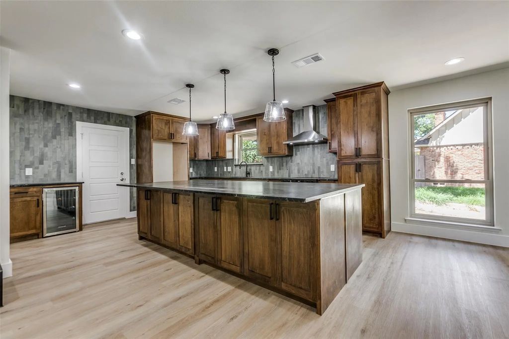 406 Shadywood Lane, Richardson