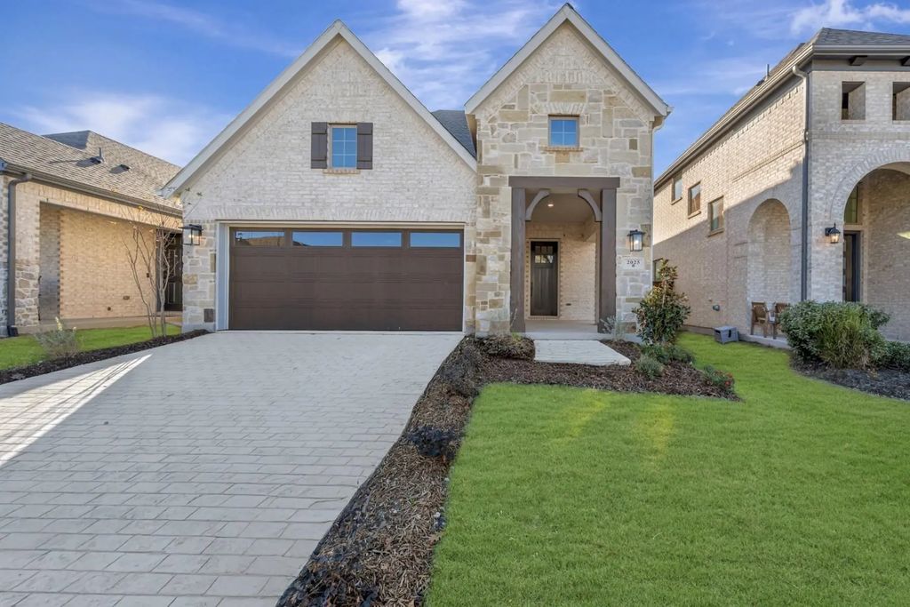 2025 Lone Oak Trail, Mesquite