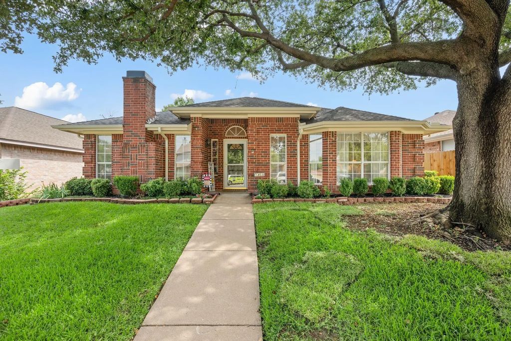 1403 Signet Drive, Euless