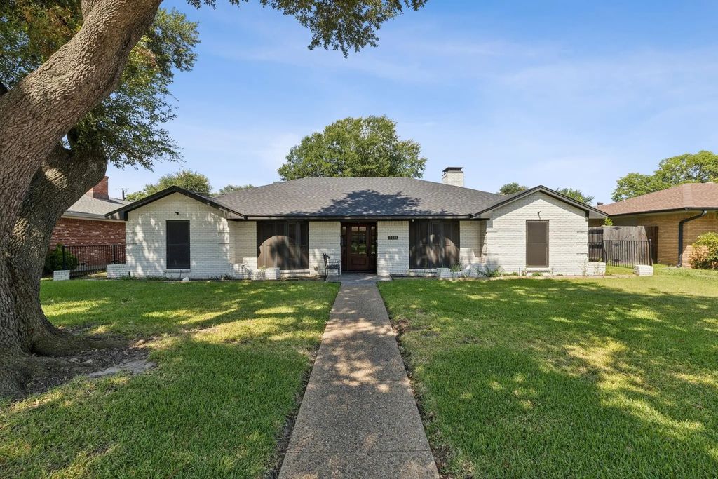 5111 Menefee Drive, Dallas