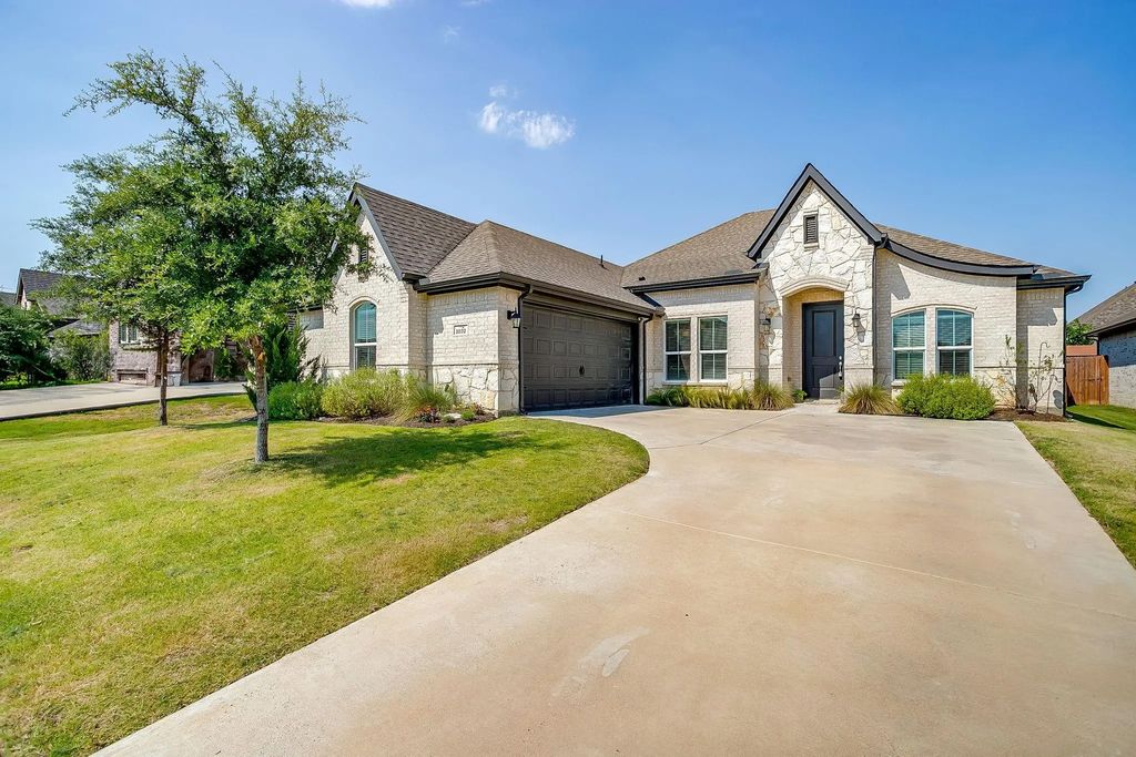 1032 Legacy Oaks, Joshua