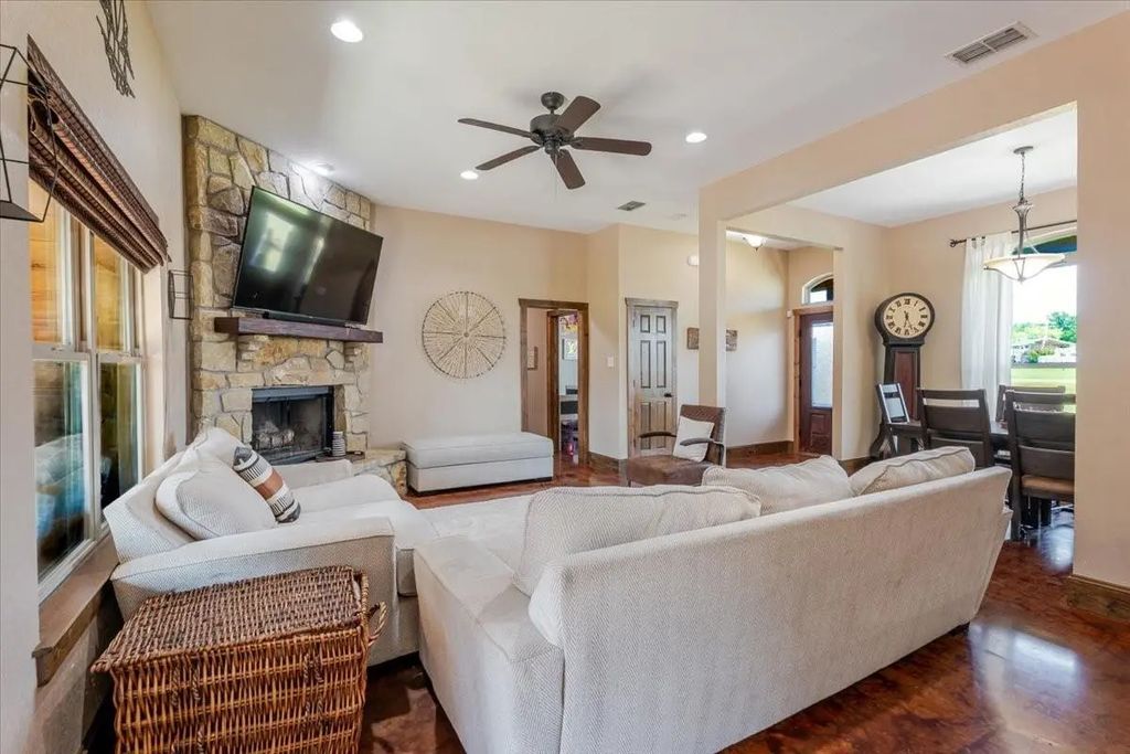 181 Savannah Drive, Weatherford