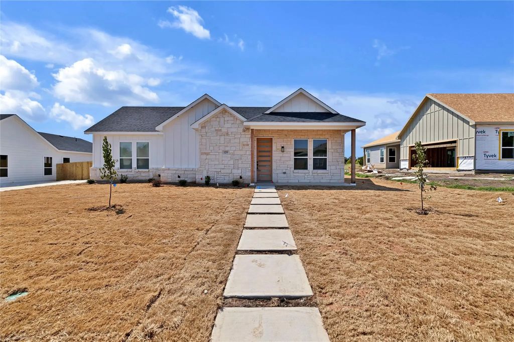 1210 Gannon Lane, DeSoto