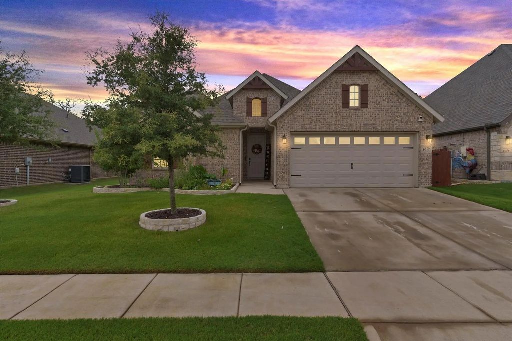 1017 Whitetail Court, Joshua