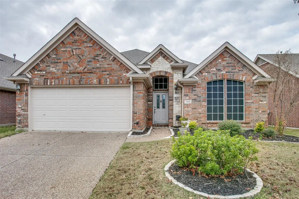1905 Chittam Drive, Euless