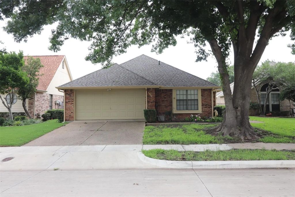 2834 Laurel Oaks Drive, Garland
