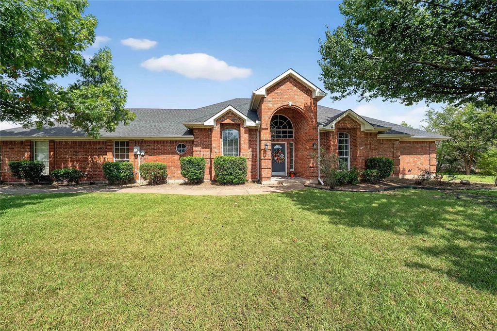 5090 April Lane, Waxahachie