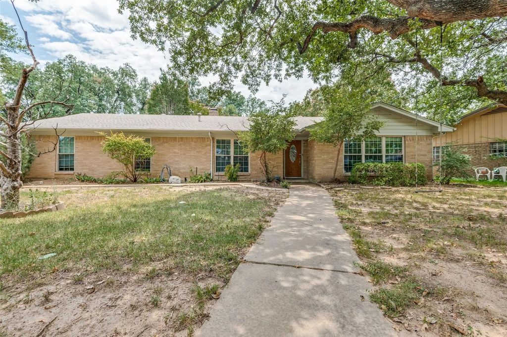 1610 Ridgeview Drive, Arlington