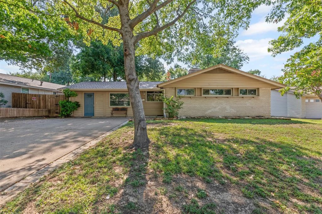 3622 Windsor Street, Irving