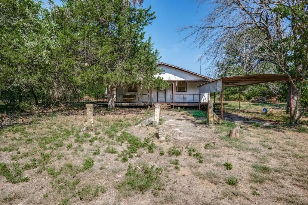 946 County Road 2650, Decatur