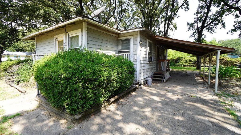 9773 Comanche Lane, Quinlan