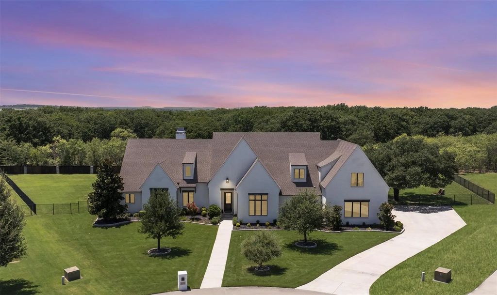 8008 Bella Flora Court, Fort Worth