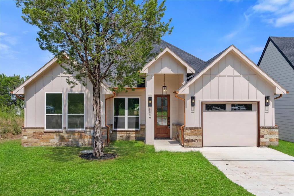 5809 Black Pine Circle, Granbury