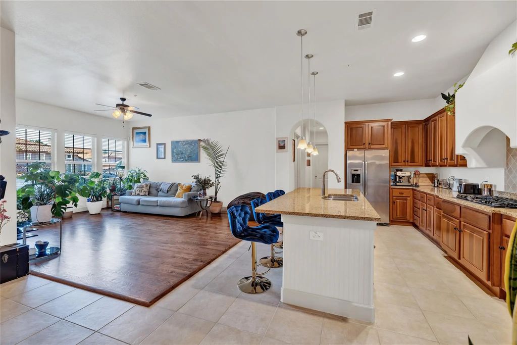610 Via Ravello 207, Irving