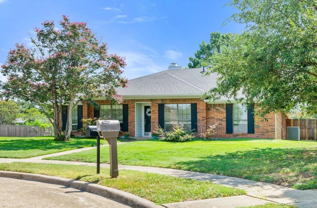 1801 Longmont Place, Richardson