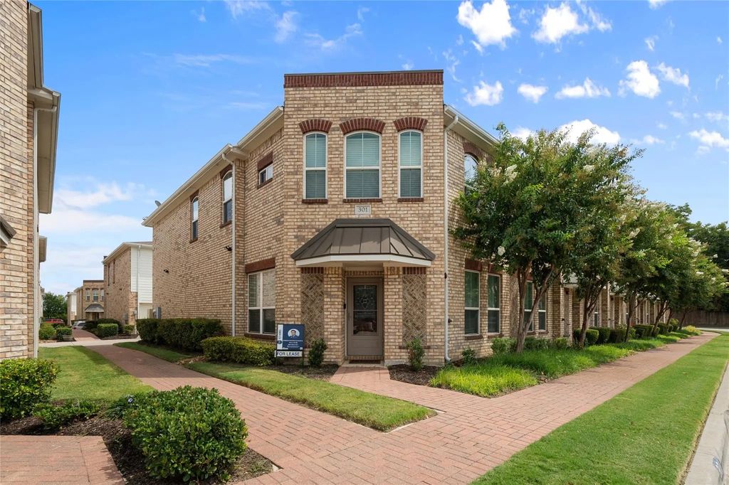 301 Lily Lane, Lewisville