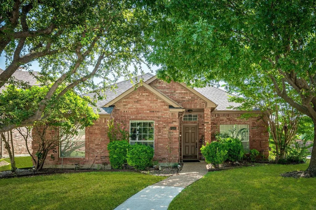 7800 Clark Springs Drive, Plano
