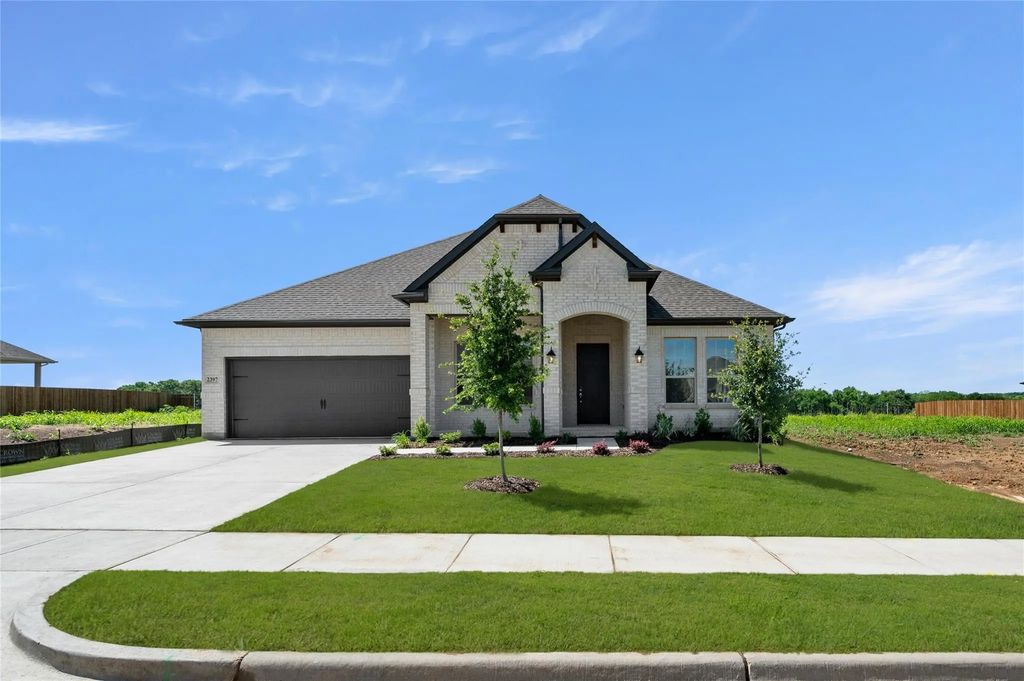 2397 Rams Horn Drive, Waxahachie