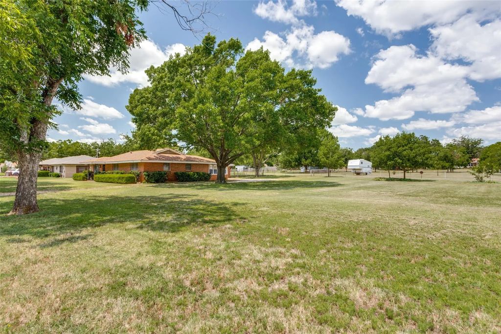 624 Fm 1187 W, Crowley