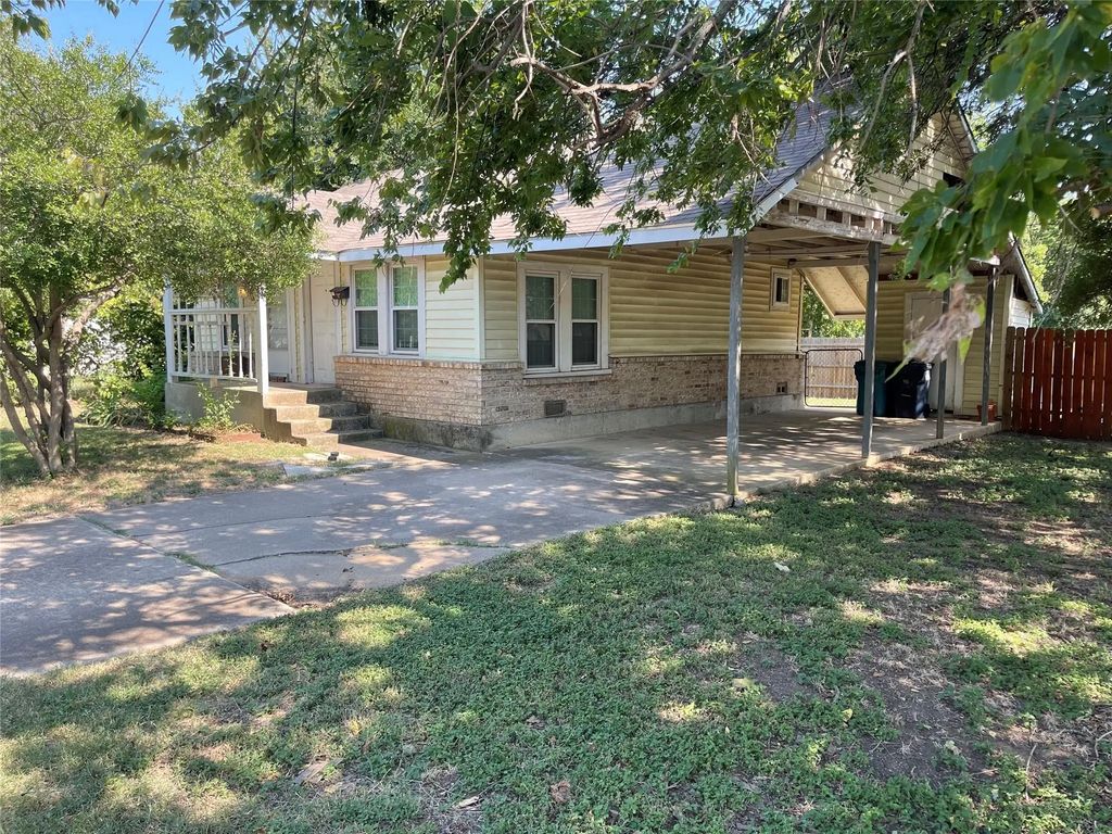 605 Panhandle Street, Denton