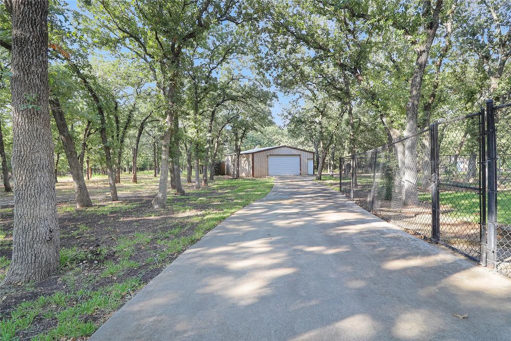 694 Boling Ranch Road, Azle