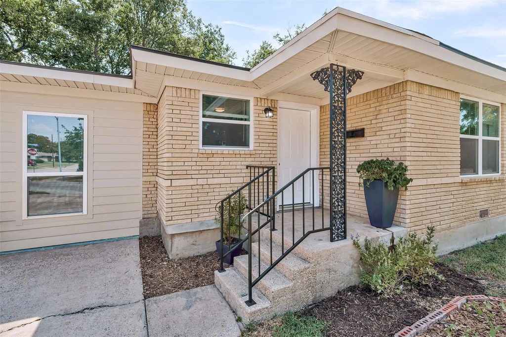 4154 Mackey Drive, North Richland Hills