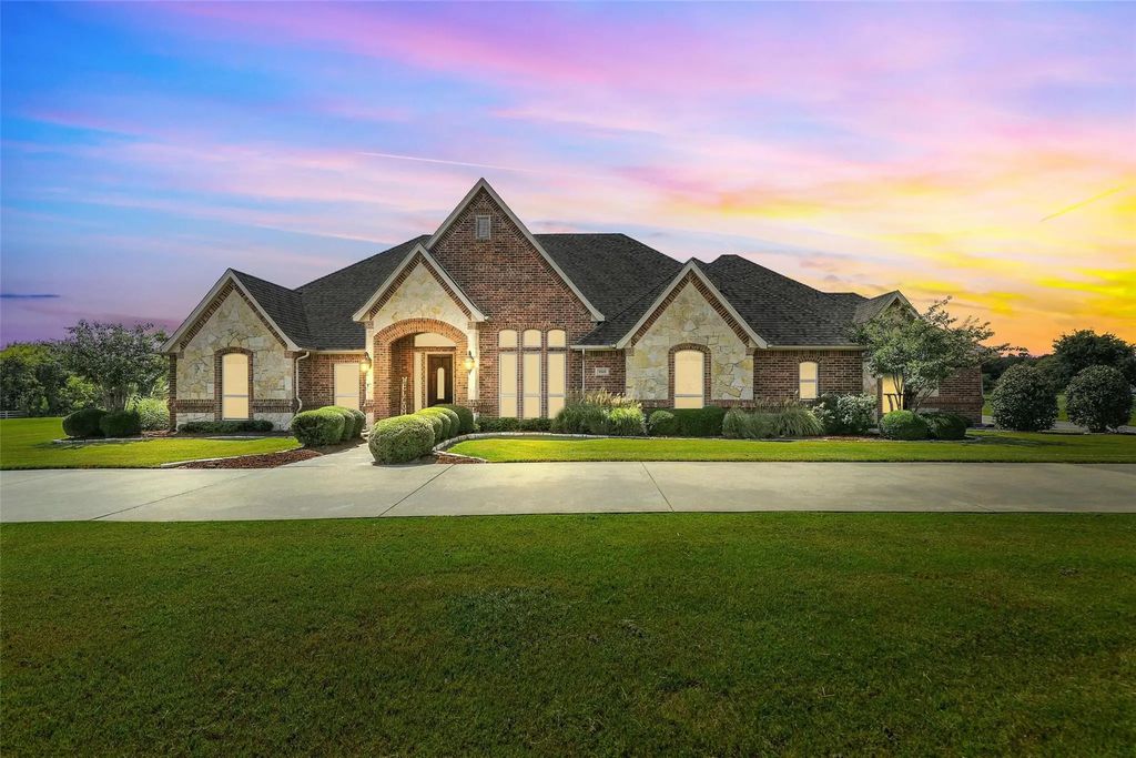 9949 Tantarra Drive, Burleson