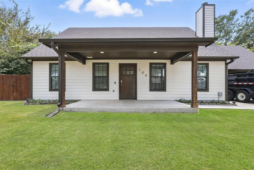 108 N 2nd Street, Godley
