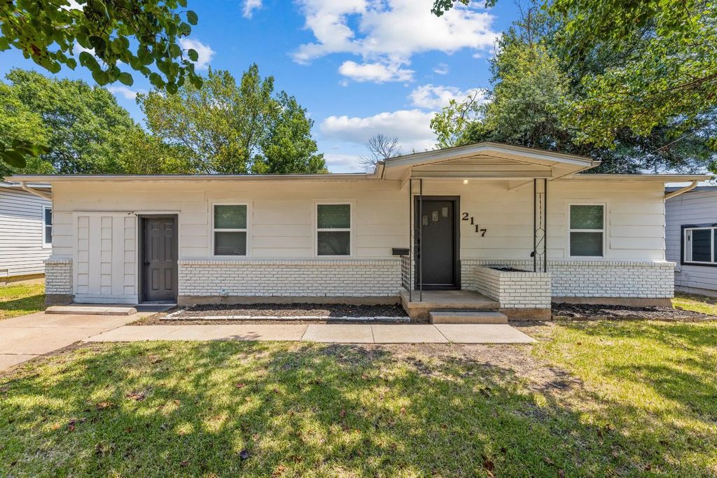2117 N Shannon Street, Sherman