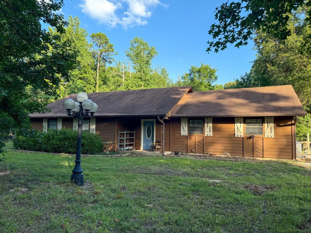 657 County Road 4120, Pittsburg