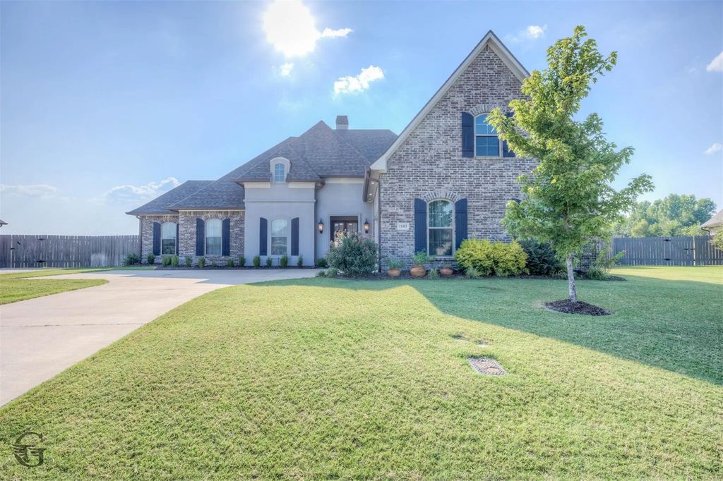 1103 Calle Lago Court, Bossier City