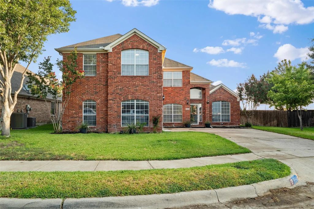 5545 Cranberry Drive, Fort Worth