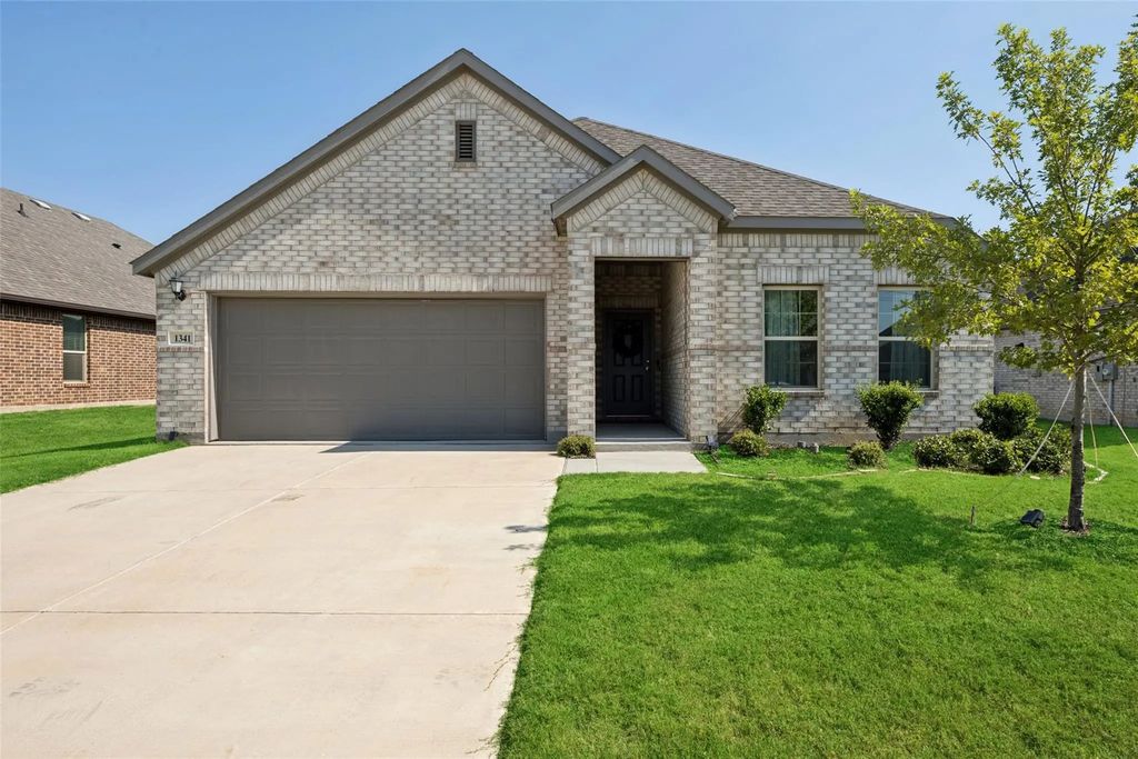 1341 Fox Glen Trail, Crowley