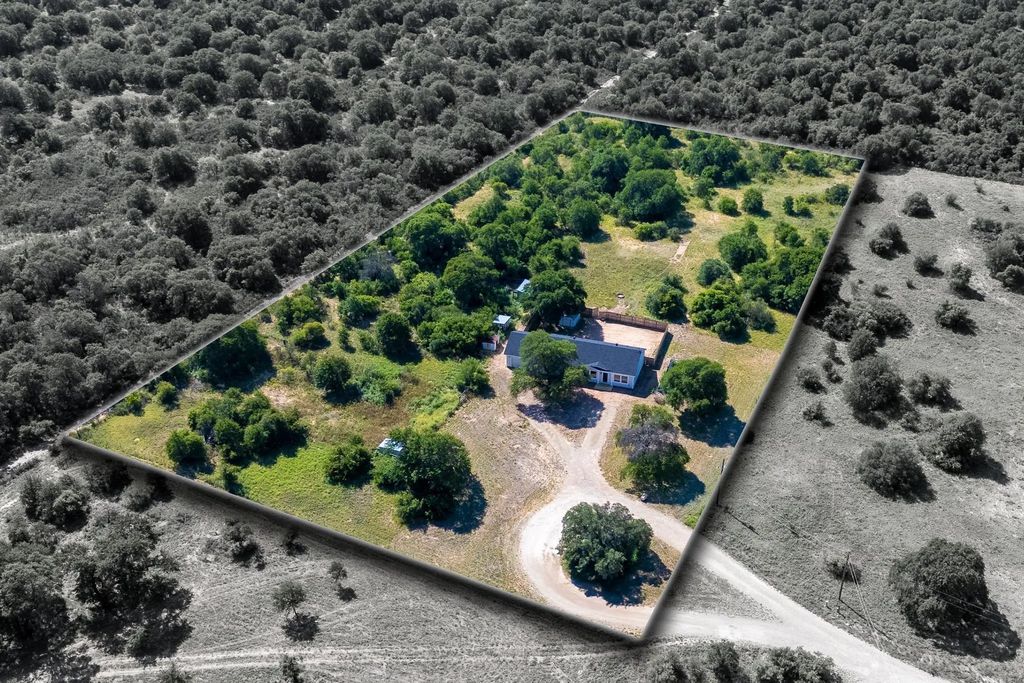 10353 Private Road 367, Hawley