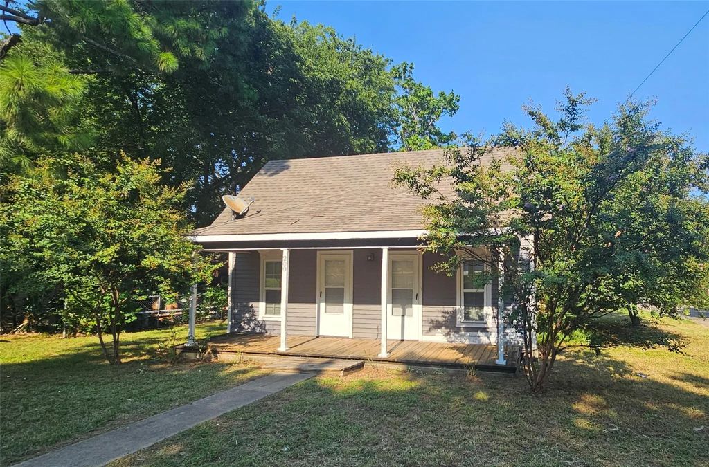 200 Trollinger Street, Whitesboro