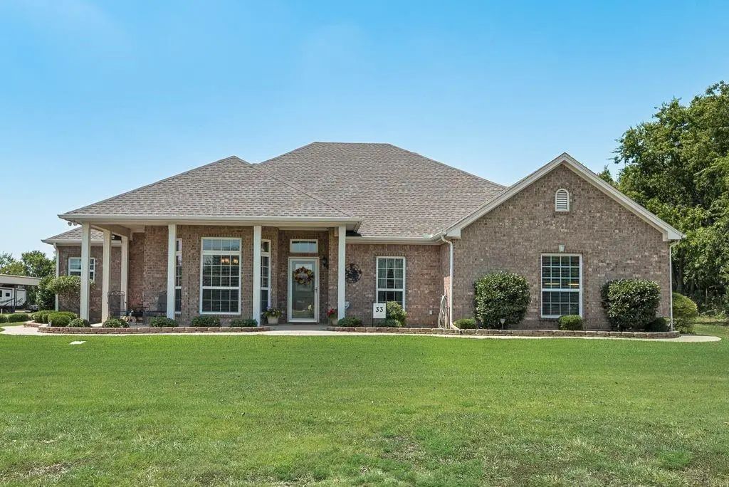 33 County Road 3571, Era