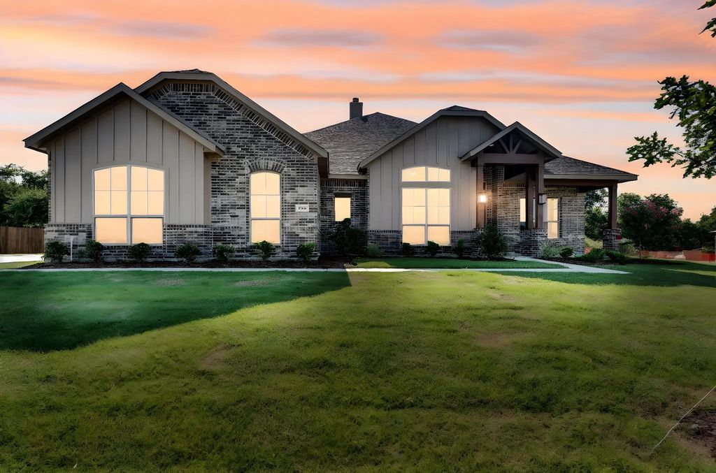 723 Crystal Lk Lane, Red Oak