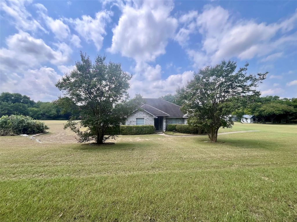 2306 W Main Street, Lancaster