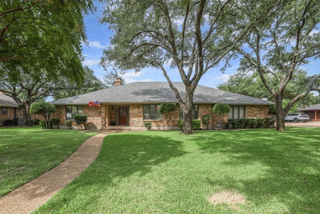 600 Hyde Park Boulevard, Cleburne