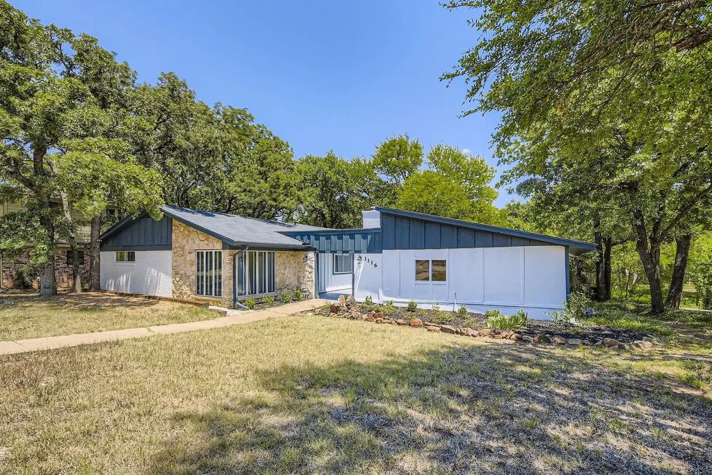 1116 Wade Drive, Bedford