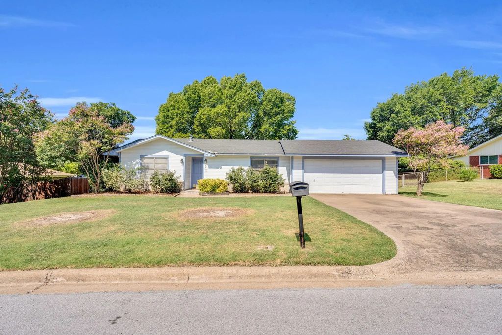 1405 Hillside Drive, Midlothian
