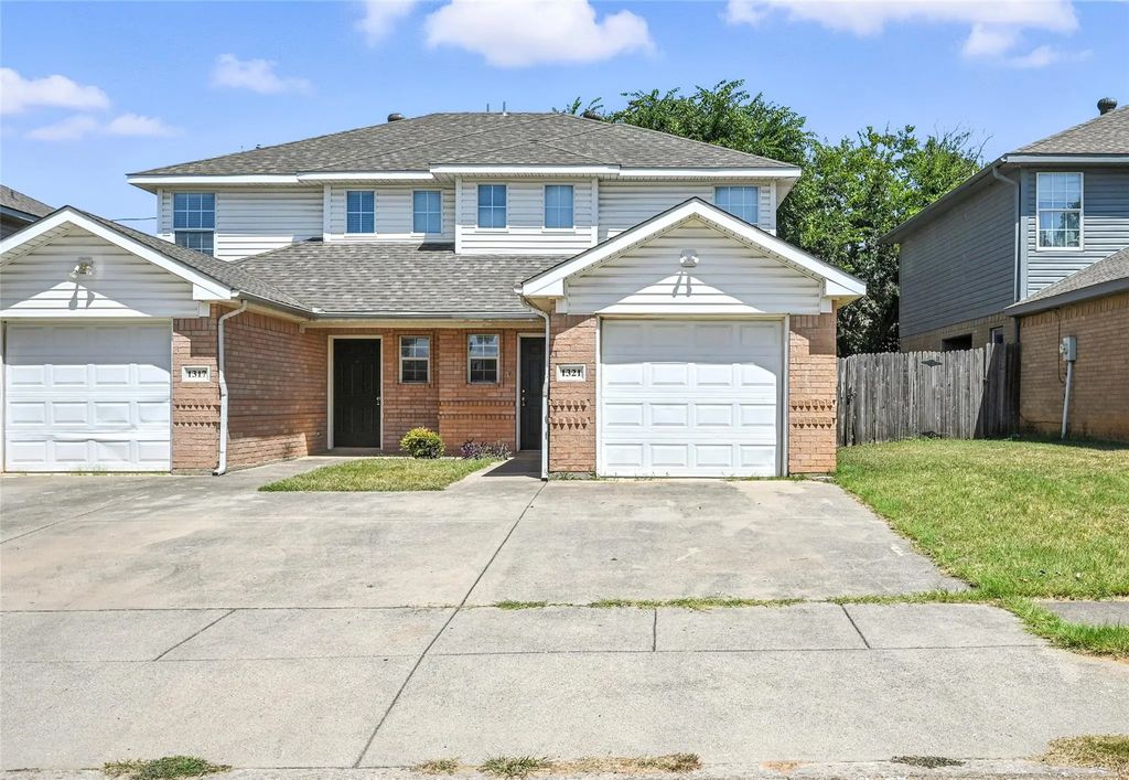 1321 Village Garden Drive, Azle
